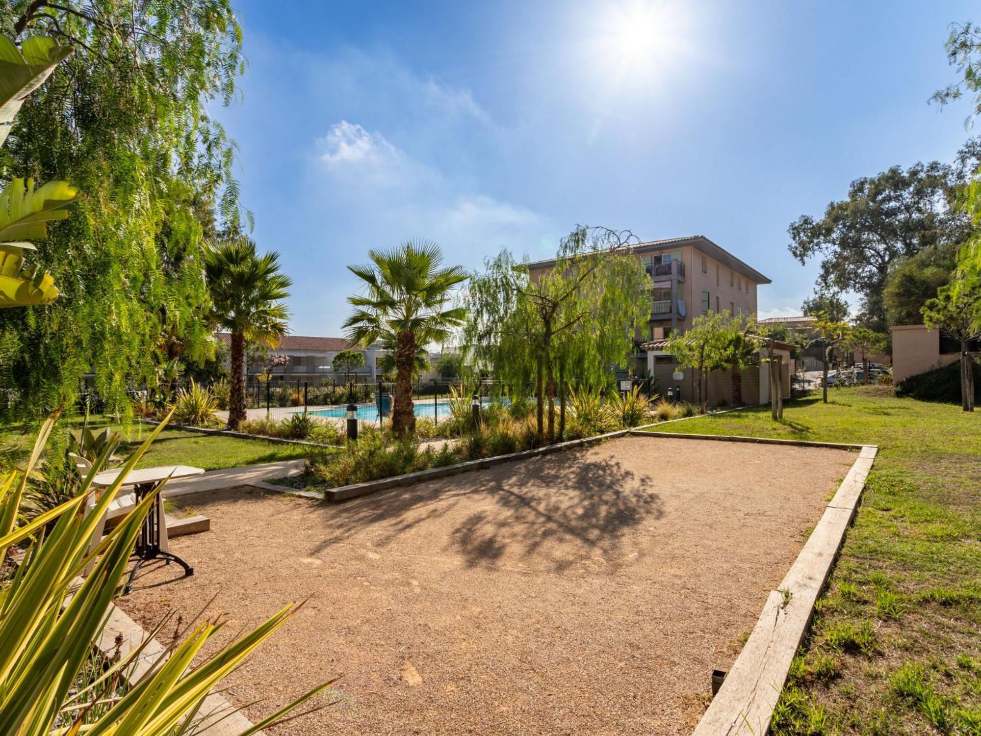 Apartment Le Clos Jardin-1 By Interhome Bormes-les-Mimosas Eksteriør bilde